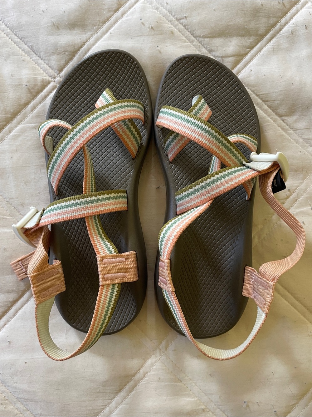 Chaco Women’s Sandals in Peach, Green & Cream Size 10